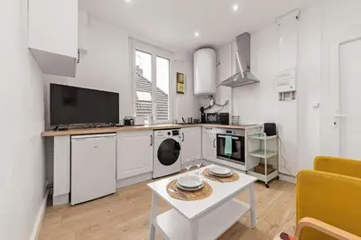 Cuisine ou kitchenette dans l'établissement Paisible du Fort de Vaux