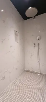 Salle de bains dans l'établissement Suite privée avec sauna et spa à Saint-Fuscien