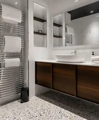 Salle de bains dans l'établissement Suite privée avec sauna et spa à Saint-Fuscien