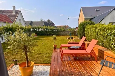 Jardin de l'établissement STNAHOME 60110 L'escale Douillette