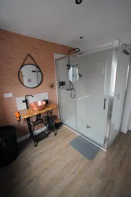 Salle de bains dans l'établissement La Parenthèse du Marquis