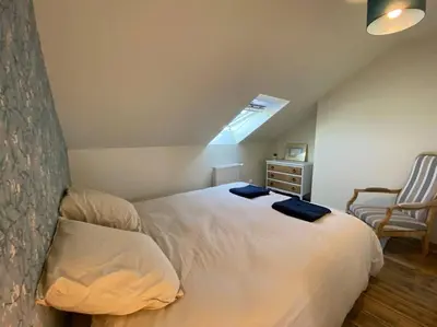 Un ou plusieurs lits dans un hébergement de l'établissement Maison de Charme - 4 Chambres - Courette & Parking Gratuit
