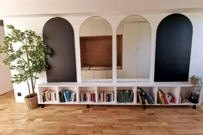 Bibliothèque dans la villa