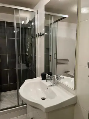 Salle de bains dans l'établissement Gîte Laurymoor - Normandie
