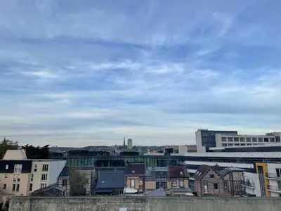 Vue générale sur Rouen ou vue de la ville depuis l'appartement