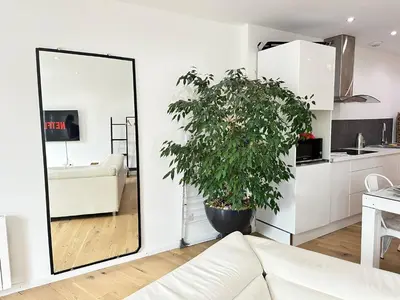 Cuisine ou kitchenette dans l'établissement Maison 34 avec service de navette
