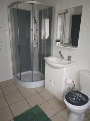 Salle de bains dans l'établissement Appartement Cosy avec Terrasse