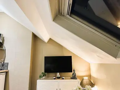 Télévision ou salle de divertissement dans l'établissement L'Airzenity ~ Chill ~ Proche Gare ~ WiFi