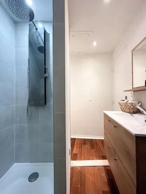 Salle de bains dans l'établissement Le Duo de la forêt