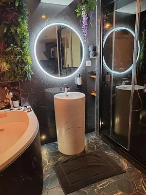 Salle de bains dans l'établissement Le Quai Amiénois - Romance Tropicale - SPA Romantique