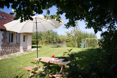 Jardin de l'établissement La Ferme du Mesnil - Maison familiale