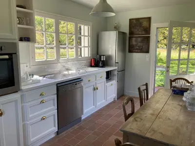 Cuisine ou kitchenette dans l'établissement Noyer