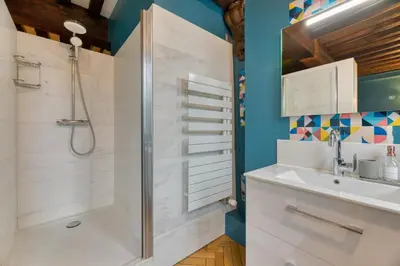 Salle de bains dans l'établissement Jehanne L'élégance Médiévale
