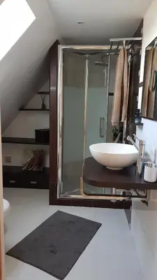 Salle de bains dans l'établissement CLOS BIOLETTE