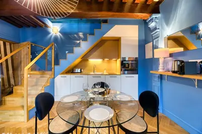 Cuisine ou kitchenette dans l'établissement Les Loges Saint Éloi Somptueux F4 pour 7 personnes