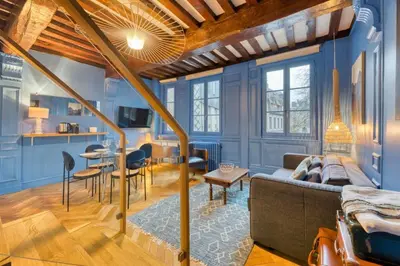 Coin salon dans l'établissement Les Loges Saint Éloi Somptueux F4 pour 7 personnes