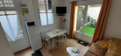 Télévision ou salle de divertissement dans l'établissement L'Escapade Tréportaise