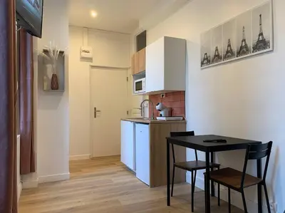 Cuisine ou kitchenette dans l'établissement Studio N1 plein centre ville