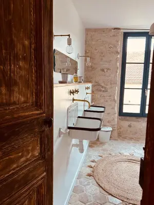 Salle de bains dans l'établissement La Belle Vie du Vexin , à une heure de Paris