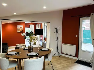 Coin salon dans l'établissement Loft O'Chalet - 10 min GARE - PARKING PRIVÉ
