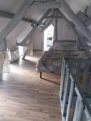 Un ou plusieurs lits dans un hébergement de l'établissement Maison Diana à 400 mètres à pieds de l'aéroport