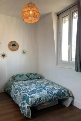 Un ou plusieurs lits dans un hébergement de l'établissement Studio cosy parking gratuit et à 5 minutes gare