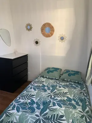 Un ou plusieurs lits dans un hébergement de l'établissement Studio cosy parking gratuit et à 5 minutes gare