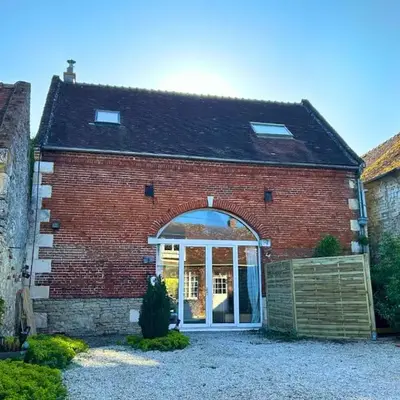 Les Gîtes de Pronleroy l Gîte Rural 27 Couchages et SPA En Picardie