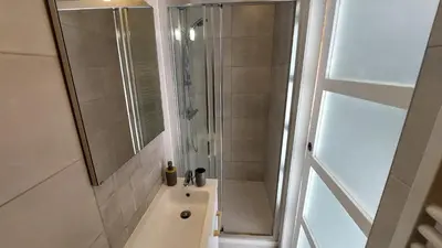 Salle de bains dans l'établissement Villa Marguerite