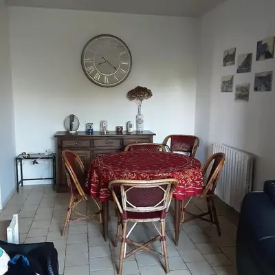 Coin salon dans l'établissement Maison avec jardin à Mers les Bains