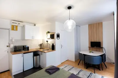 Cuisine ou kitchenette dans l'établissement La Casa : Logement en centre ville, Cathédrale