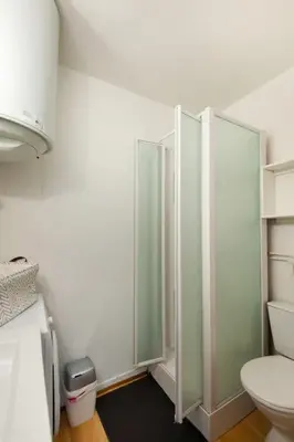 Salle de bains dans l'établissement La Casa : Logement en centre ville, Cathédrale