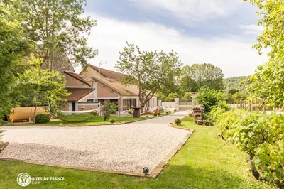 Jardin de l'établissement La Petite Maison de Giverny - Gîte de charme 5 étoiles au cœur du village - Maison 3 Chambres 3 Salles de Bain - Jardin - Privatisation