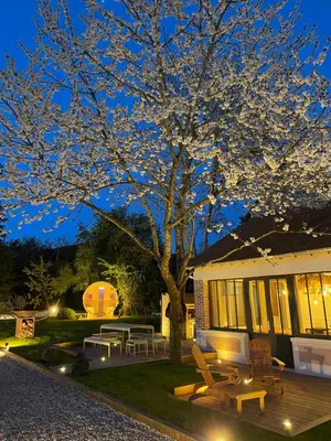 Jardin de l'établissement La Petite Maison de Giverny - Gîte de charme 5 étoiles au cœur du village - Maison 3 Chambres 3 Salles de Bain - Jardin - Privatisation