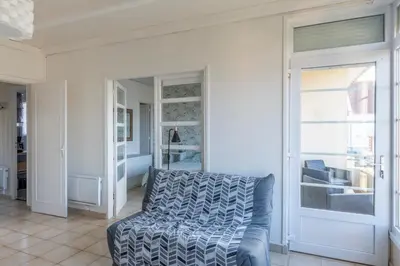 Coin salon dans l'établissement Mélodie - Bel appartement vue mer