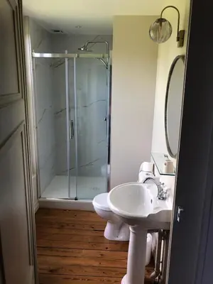 Salle de bains dans l'établissement Château de Luzières