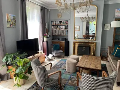 Coin salon dans l'établissement Villa La Marquise de la Chesnaie à 15 mn de Paris