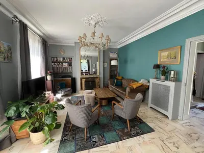 Coin salon dans l'établissement Villa La Marquise de la Chesnaie à 15 mn de Paris