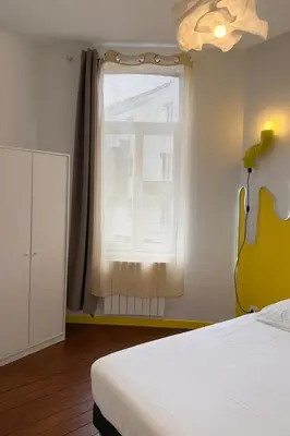 Un ou plusieurs lits dans un hébergement de l'établissement Chambre privée 