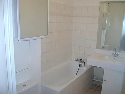 Salle de bains dans l'établissement Pret à usage & Commodat Résidence Foch Saint-Louis - 30 nuitées minimum - Salarié mobilité ou étudiant stagiaire