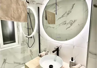 Salle de bains dans l'établissement L'Eclat Prestigieux : Quartier Henriville