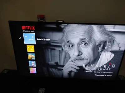 Télévision ou salle de divertissement dans l'établissement maison luxe césar aeroport tillé 2 a 7 personnes
