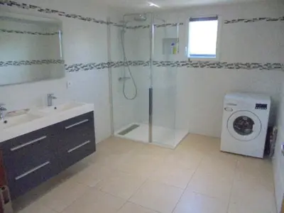 Salle de bains dans l'établissement gîte des étangs