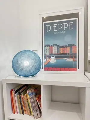 Bibliothèque dans l'appartement