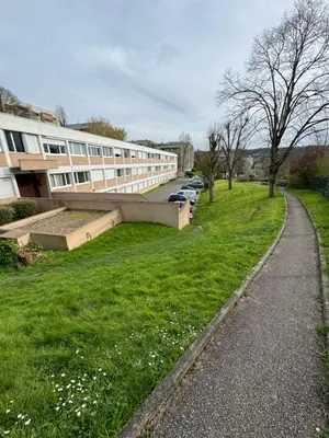 Jardin de l'établissement Le vallon Saint Hilaire, parking gratuit