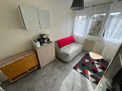 Coin salon dans l'établissement Le vallon Saint Hilaire, parking gratuit
