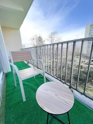 Balcon ou terrasse dans l'établissement Appartement élégant-Patte d'Oie