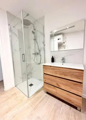 Salle de bains dans l'établissement Maison de Ville Rénovée avec Charme