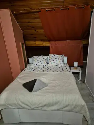 Un ou plusieurs lits dans un hébergement de l'établissement Appartement meublé , 1 chambre