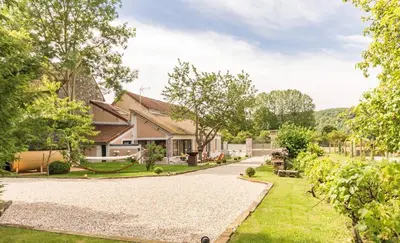 Jardin de l'établissement La Petite Maison de Giverny - Dernière minute -Chambre dans Gîte 5 étoiles au Cœur du village